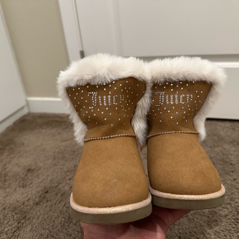Juicy Couture Brown Kids Boots with White Fur- Size 10